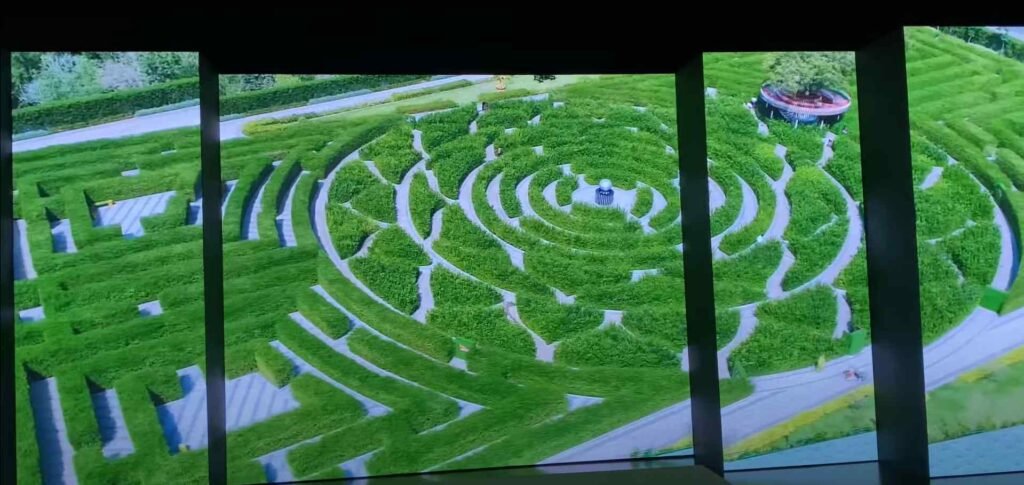 maze garden statue of unity