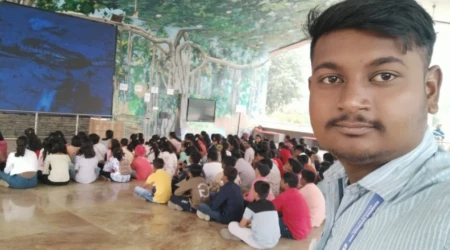 The Nilkanth Dham Swaminarayan Temple is located in the village of Poicha, Gujarat, on the banks of the Narmada River. Nilkanth Dham Swaminarayan Temple at Poicha near Statue of Unity