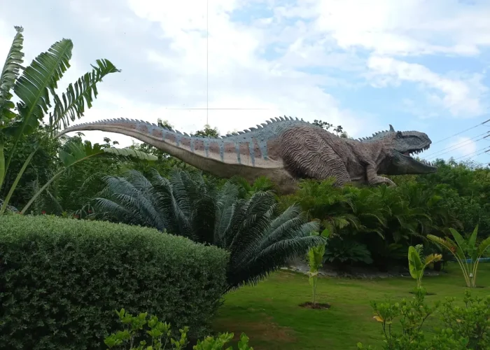 dino trail, Places to Visit Near Statue of Unity